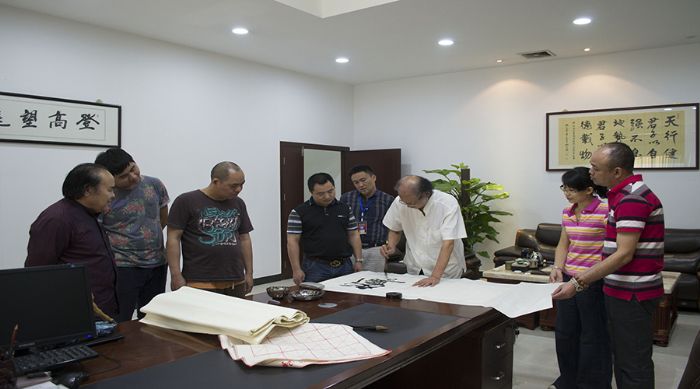 张剑岑先生为J9集团直营题词“厚路”、“今生现代 J9集团直营”