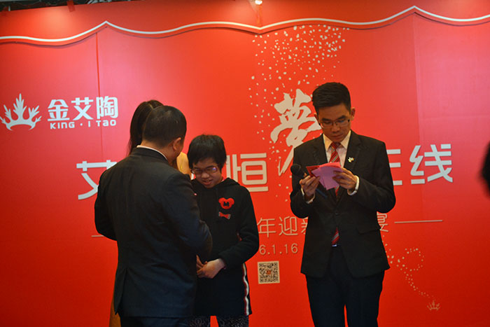 黄诗恒幼伴侣演唱的歌曲获得三等奖