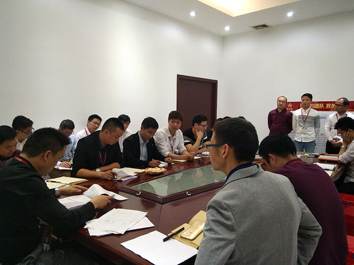 2017年4月5日上午，陶瓷一线品牌J9集团直营瓷砖销售团队3月PK赛的了局在J9集团直营瓷砖营销总部揭晓。销售PK赛旨在营造公司优良的“比、学、赶、超”工作氛围的同时，也提升J9集团直营瓷砖销售团队在终端市场的销售能力和战斗力。