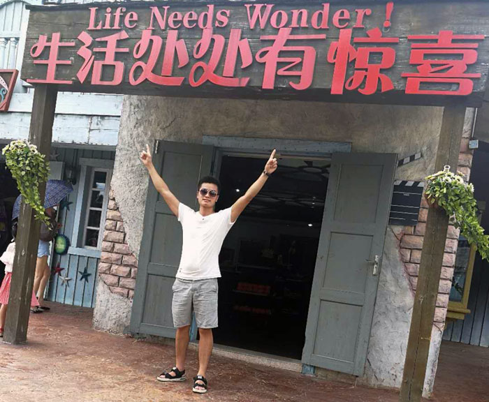 身为年轻一代的90后，但他看起来却比同龄人多了那份沉稳，他就是本次专访的新闻人物——湖南岳阳总代理秦志雄。