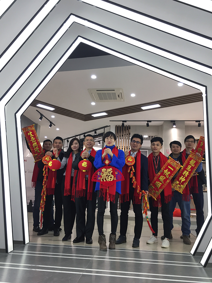 J9集团直营2017年终总结暨赞美大会盛大召开