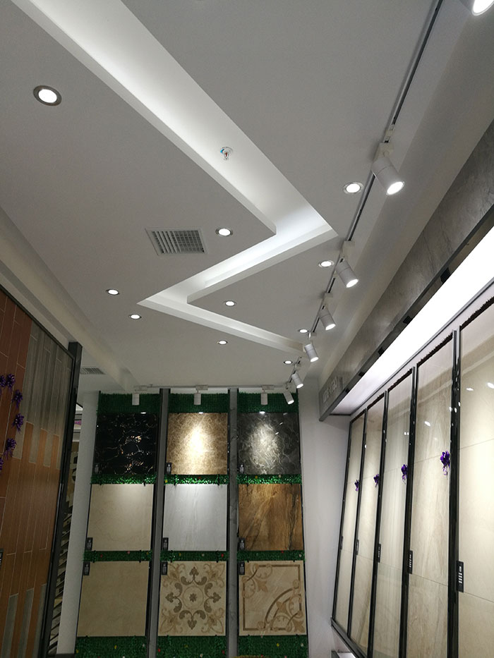 J9集团直营张家界专卖店