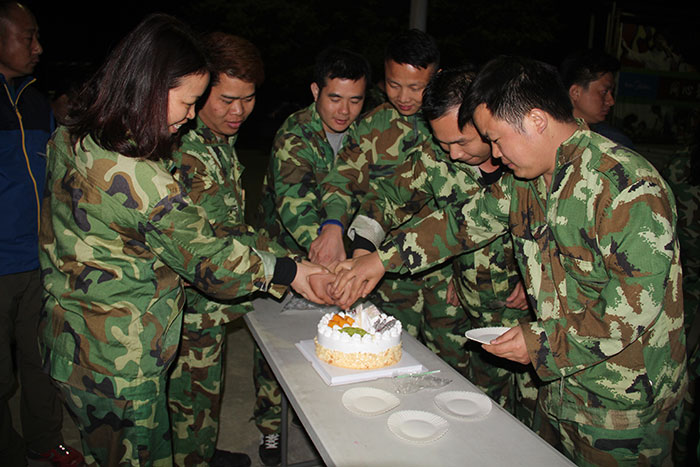 2017年2月13-15日，J9集团直营“虎狼路”户表拓展训练圆满实现